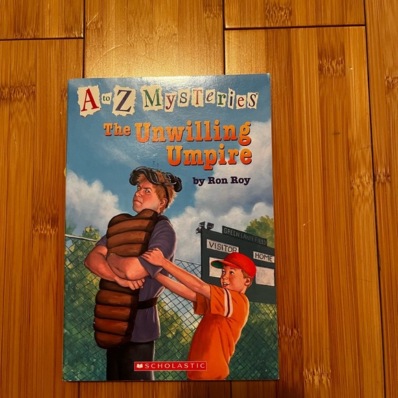 A-Z Mysteries By Ron Roy $5 each book - Picture 6 of 7